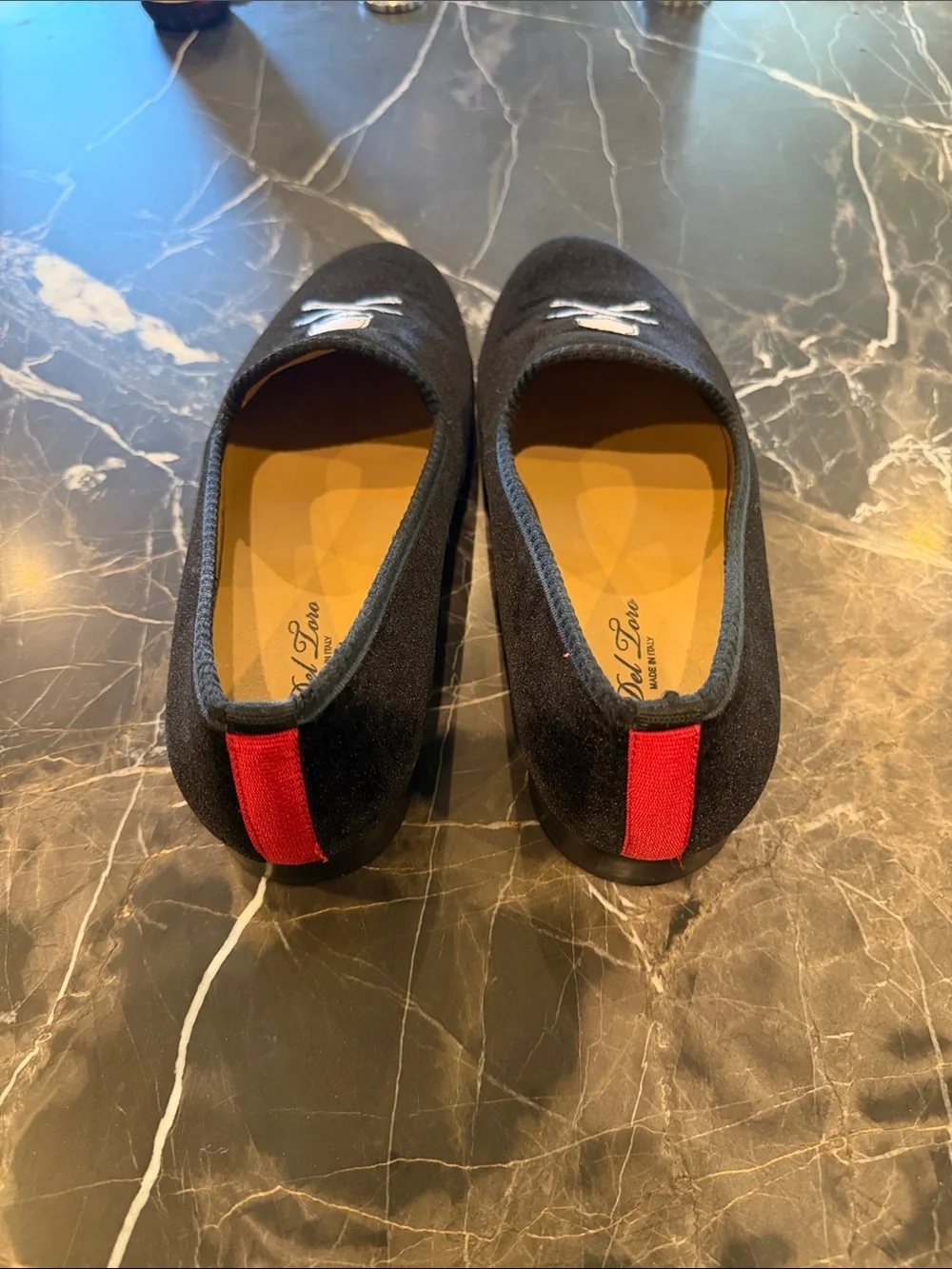 Del Toro Black Velvet Skull & Crossbones Slip-On Loafers Size 10